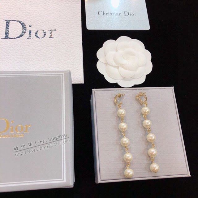 Dior飾品 迪奧經典熱銷最新款珍珠耳釘耳環  zgd1393